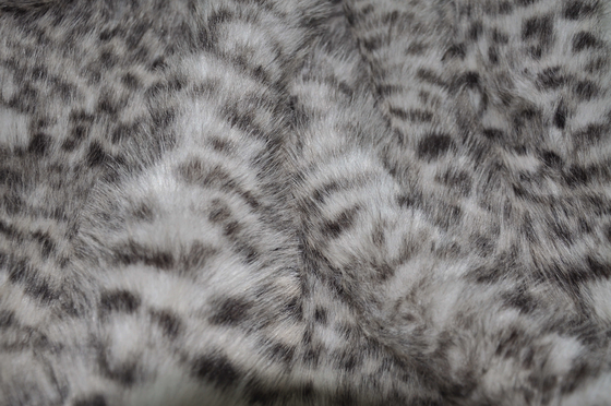 100% polyester stof met luipaardprint, kreukbestendig, 150 cm breed