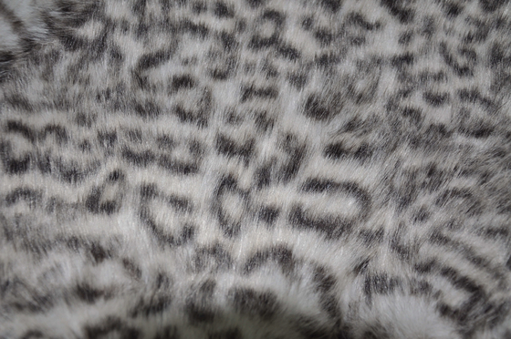 100% polyester stof met luipaardprint, kreukbestendig, 150 cm breed
