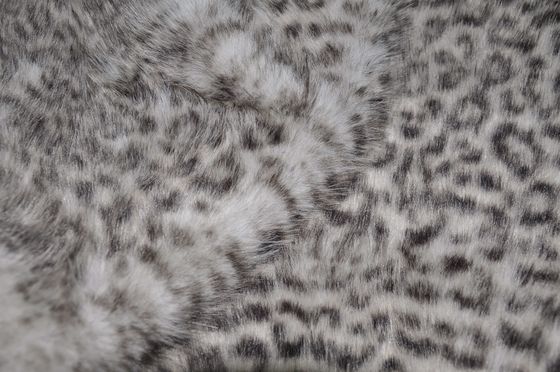 100% polyester stof met luipaardprint, kreukbestendig, 150 cm breed