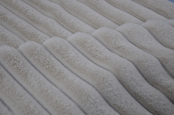 Ingelast Konijn 100Polyester 150cm CW of Regelbaar