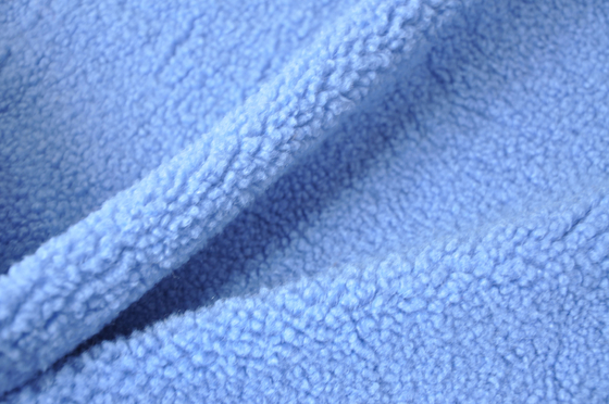 De blauwe Polyester van fauxsherpa 100% of met Wol 150cm CW of Regelbare Afwijking breide Gerecycleerde Stof