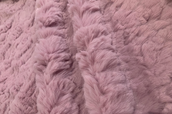 Zacht pluis, vals konijnvel, stof voor kleding en accessoires