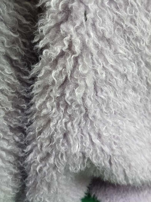 Warp gebreide krullende pluisstof is zacht en comfortabel, 100% polyester